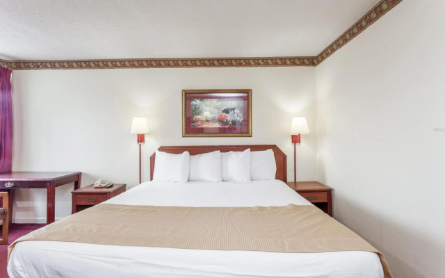 Knights Inn Hurricane Mills