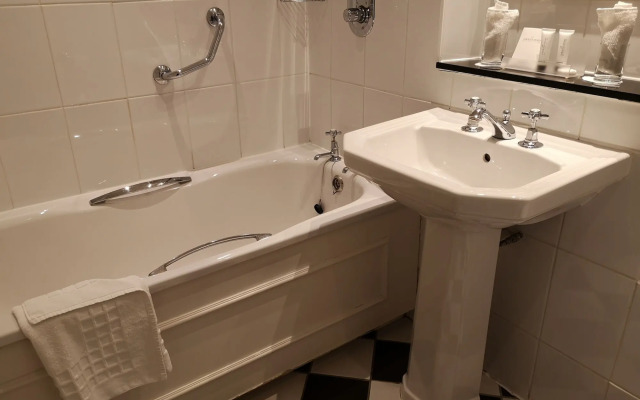 Hatherley Manor Hotel & Spa