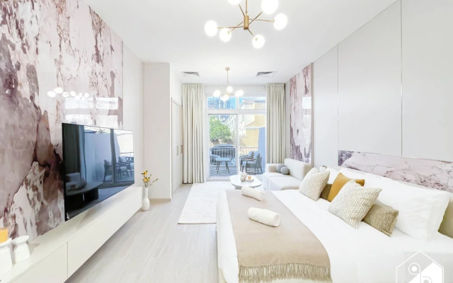 Stylish Ground-floor Studio JVC