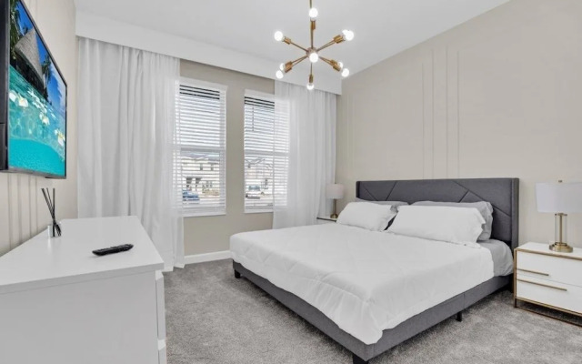 4350scene 6 Bedroom Villa