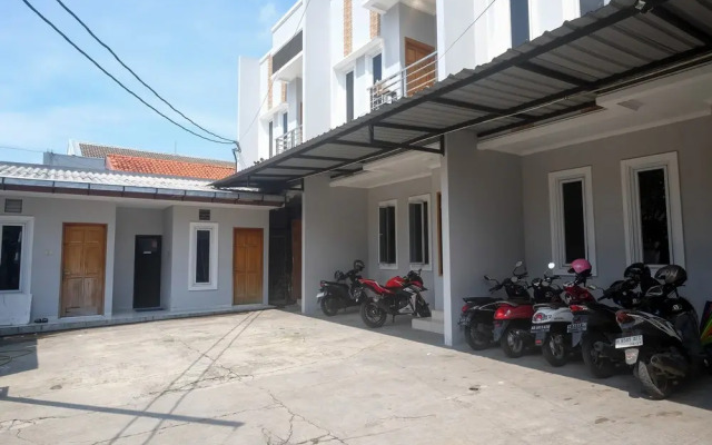 RedDoorz near Stasiun Solo Balapan 3