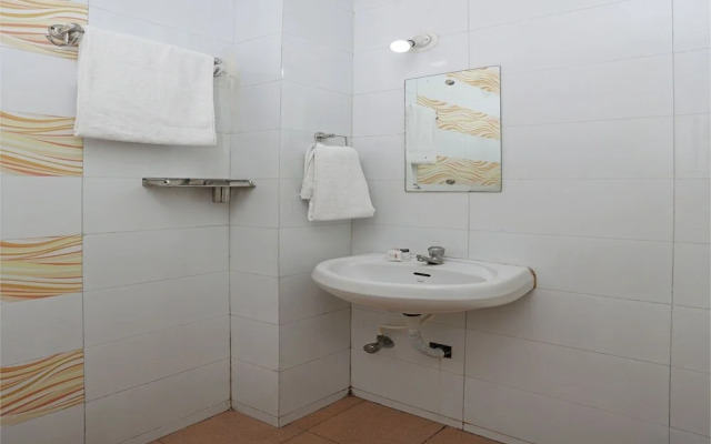 Hotel Pioneer By OYO Rooms