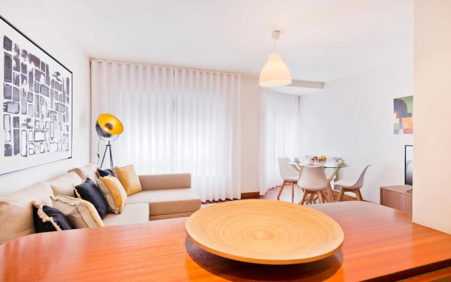 BmyGuest - Central Garage Apartment