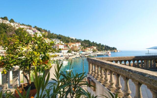 Apartment Riva Rabac 1825