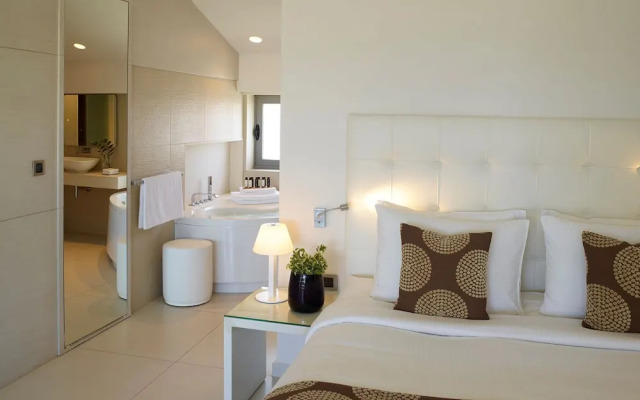 The Ixian Grand & All Suites Hotel