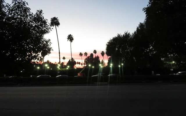 2 Bed 2 Bath in Studio City