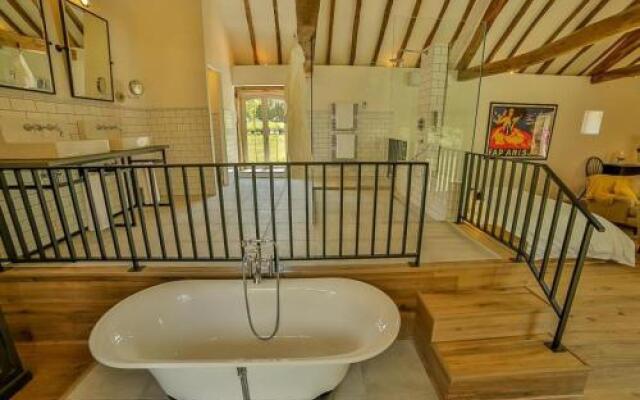 Par la Riviere (Adults Only)