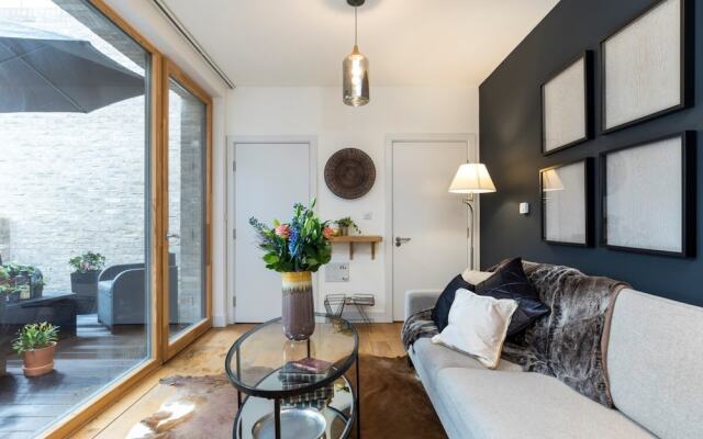 Designer Penthouse Notting Hill, With Terrace, Sleeps Five