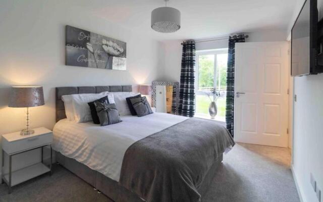 Spacious 2 Bedroom Modern Apartment in Inverness