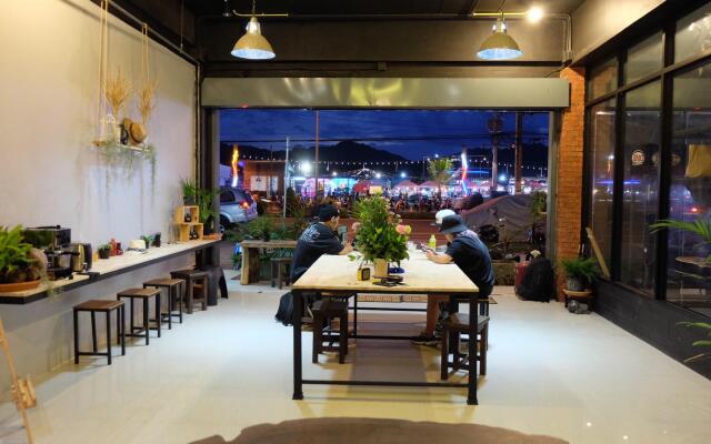 Ma Norn Phuket Hostel