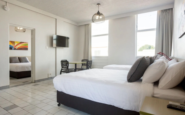 Nightcap at Emerald Star Hotel