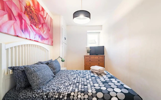 Charles Apartment