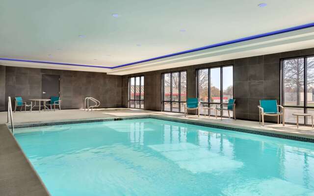 La Quinta Inn & Suites by Wyndham St Louis Route 66