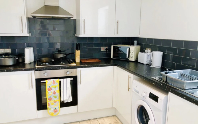 Everest Apartments Aldershot by SAZ Living