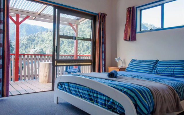 Te Hui House