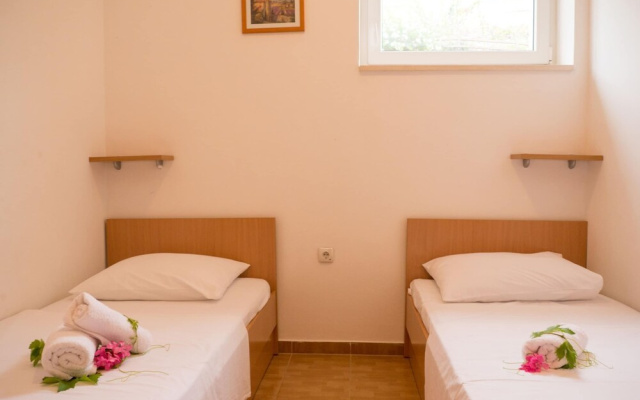 Fabulous Holiday Home in Pakostane With Swimming Pool