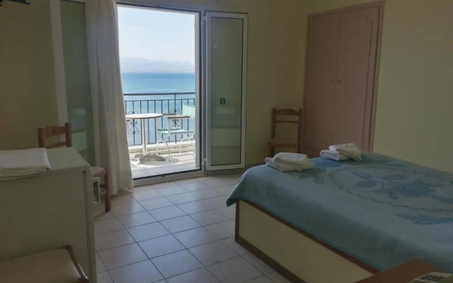 Artemis Hotel