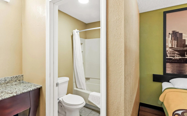 Super 8 by Wyndham Cincinnati/Springdale OH