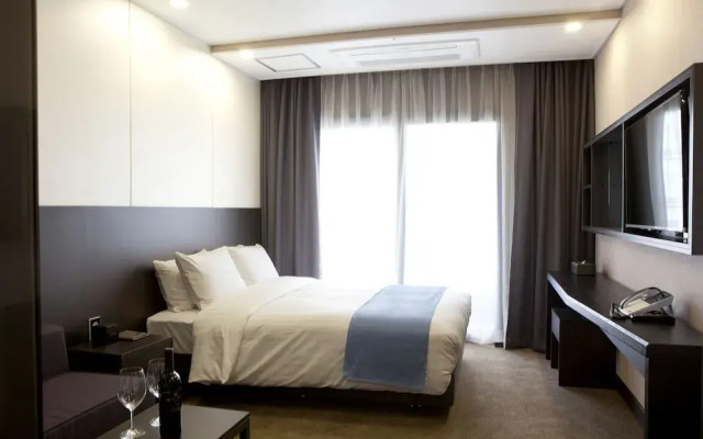 S Stay Dongtan Hotel (formerly Days Hotel Dongtan)