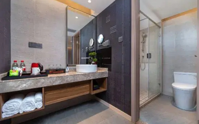 Homeinn Plus Hotel (Dongguan Liaobu Town)
