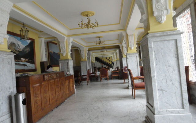 The New Castle Hotel