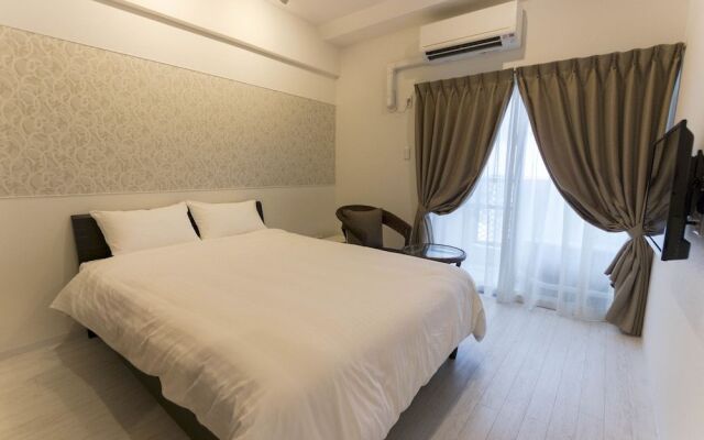 Y‘ Rise To Hotel Itoman