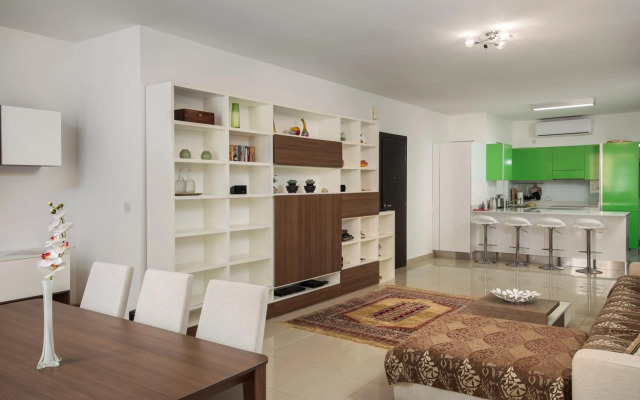 Belmonte Heights - Luxury 3 Bedroom Apartment