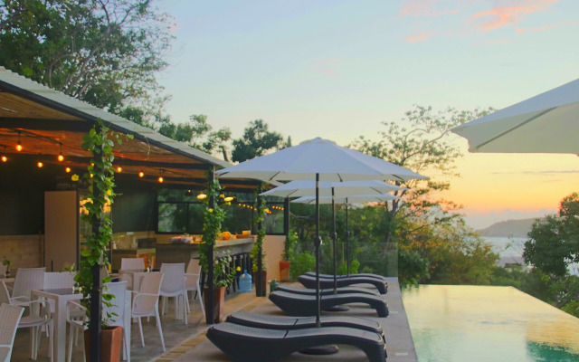 Casa Mauna Suites & Breakfasts