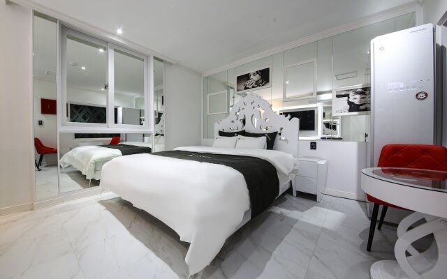 Hotel Myeong Pum 1st