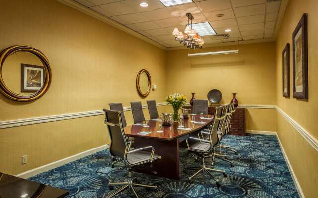 Holiday Inn Cleveland Strongsville Arpt