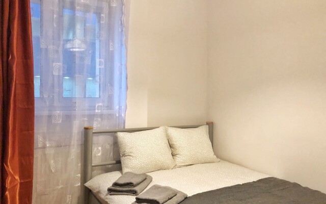 Fox Center Apartments