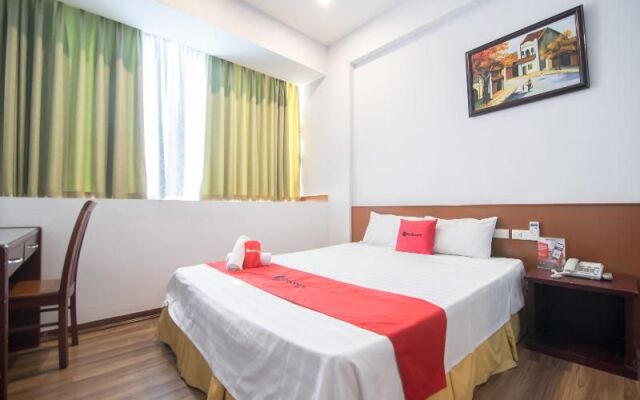 RedDoorz Plus Near Van Mieu Quoc Tu Giam