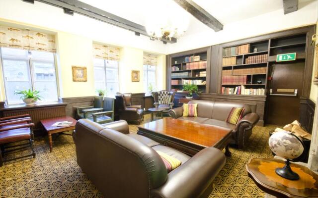 The Snooty Fox