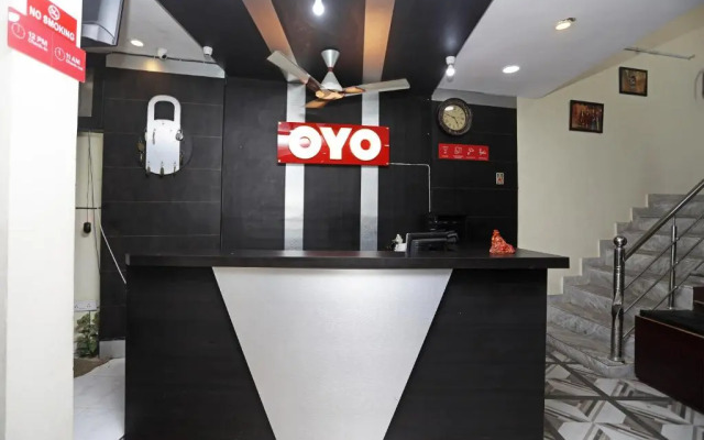 Super OYO 14332 Raj Palace