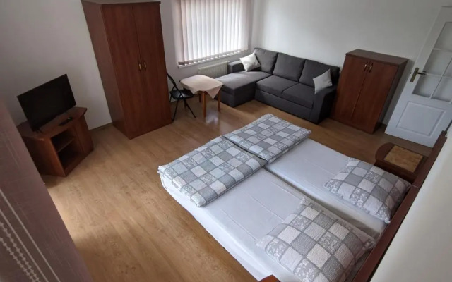 Pokoje Gościnne - Leśna 8