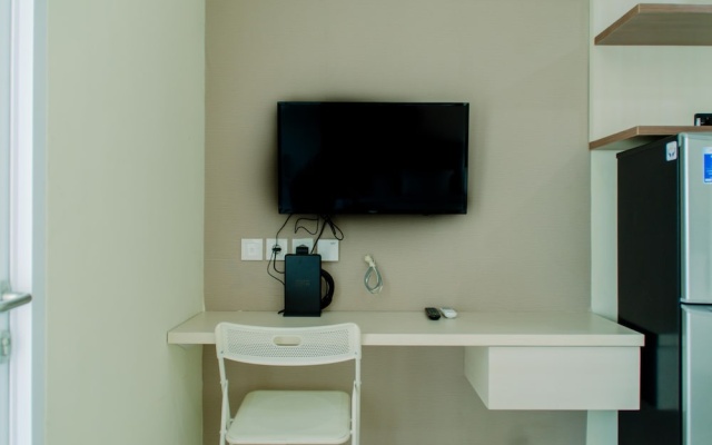 Minimalist and Cozy Living Studio Apartment at B Residence – Guest Rooms – Legok