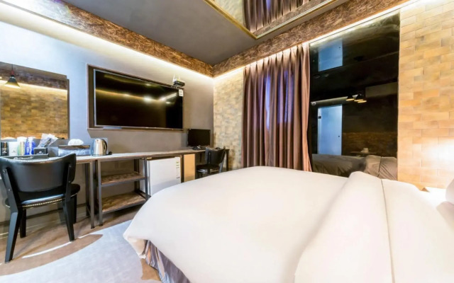 Sungshin University Station Ivy