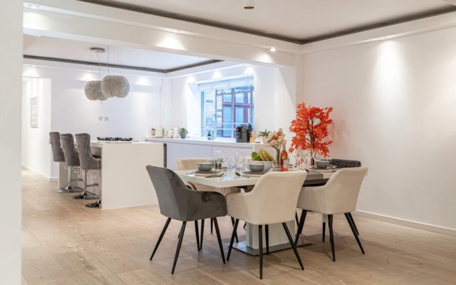 Exquisite 2400sqft 3 Bed Brick Lane Pad