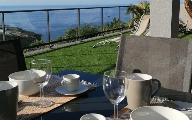1BR House - Garden & Hot Tub - Estreito da Calheta
