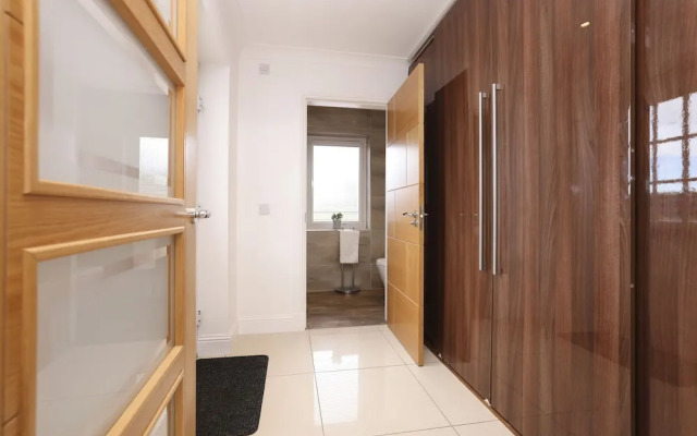 JOIVY Luxurious & Spacious 3Br House With A Hot Tub