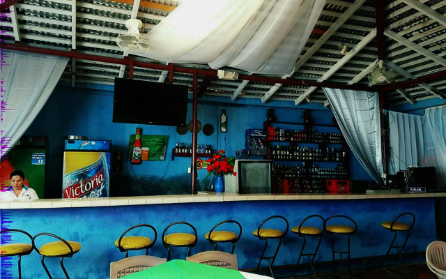 Hotel Bar y Restaurante Charlys El Viejo