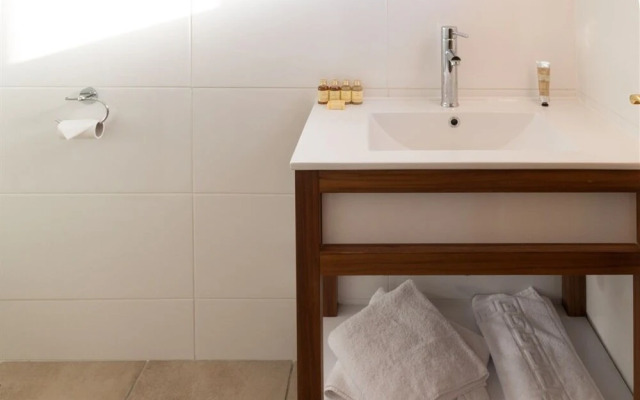 Three Horseshoes Inn