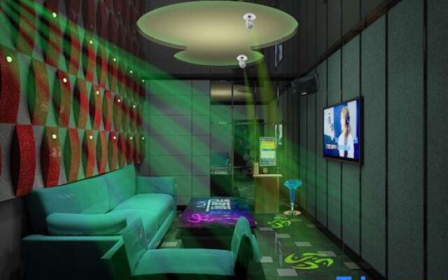 Huancheng Caston Hotel