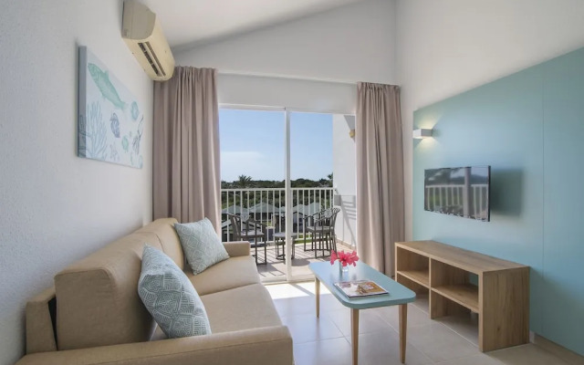 Cala En Blanes Beach Apartments