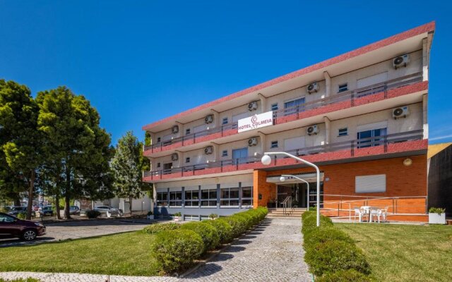 Hotel Colmeia Monte Real