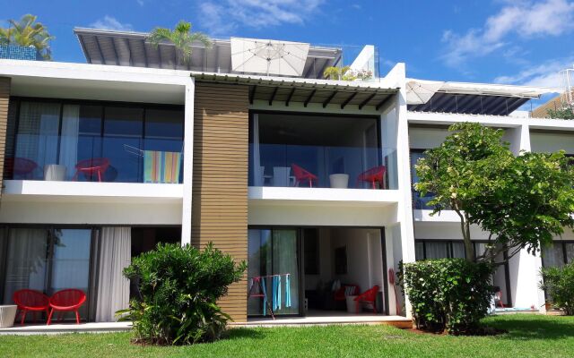 Villasun Seafront Apartment at Cap Ouest