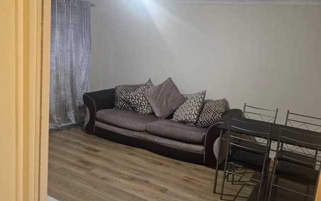 Cozy London Apartment Near River Thames