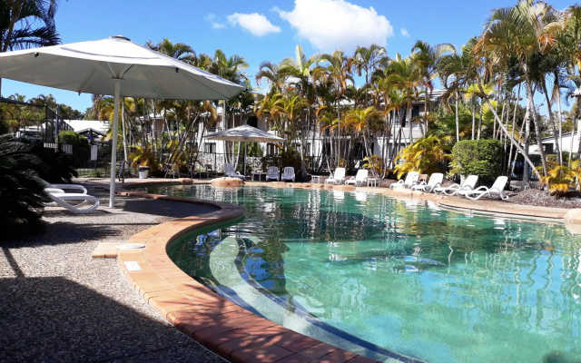 Immaculate 1 bedroom resort holiday unit near Noosa River – Pool – Noosaville