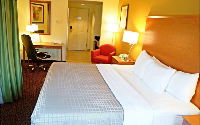 Clarion Hotel & Suites University - Shippensburg