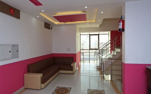 Capital O 10970 Hotel Krishna Palace